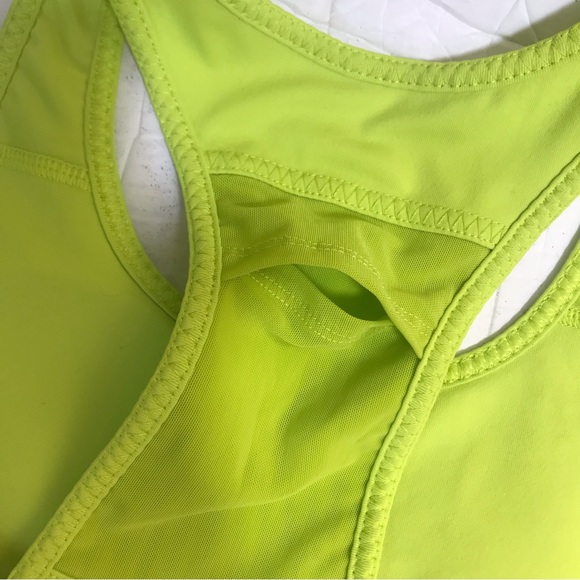 Fabletics On-The-Go Neon Green Lime Yellow Medium Impact Sports Bra Back Pocket - Picture 5 of 11